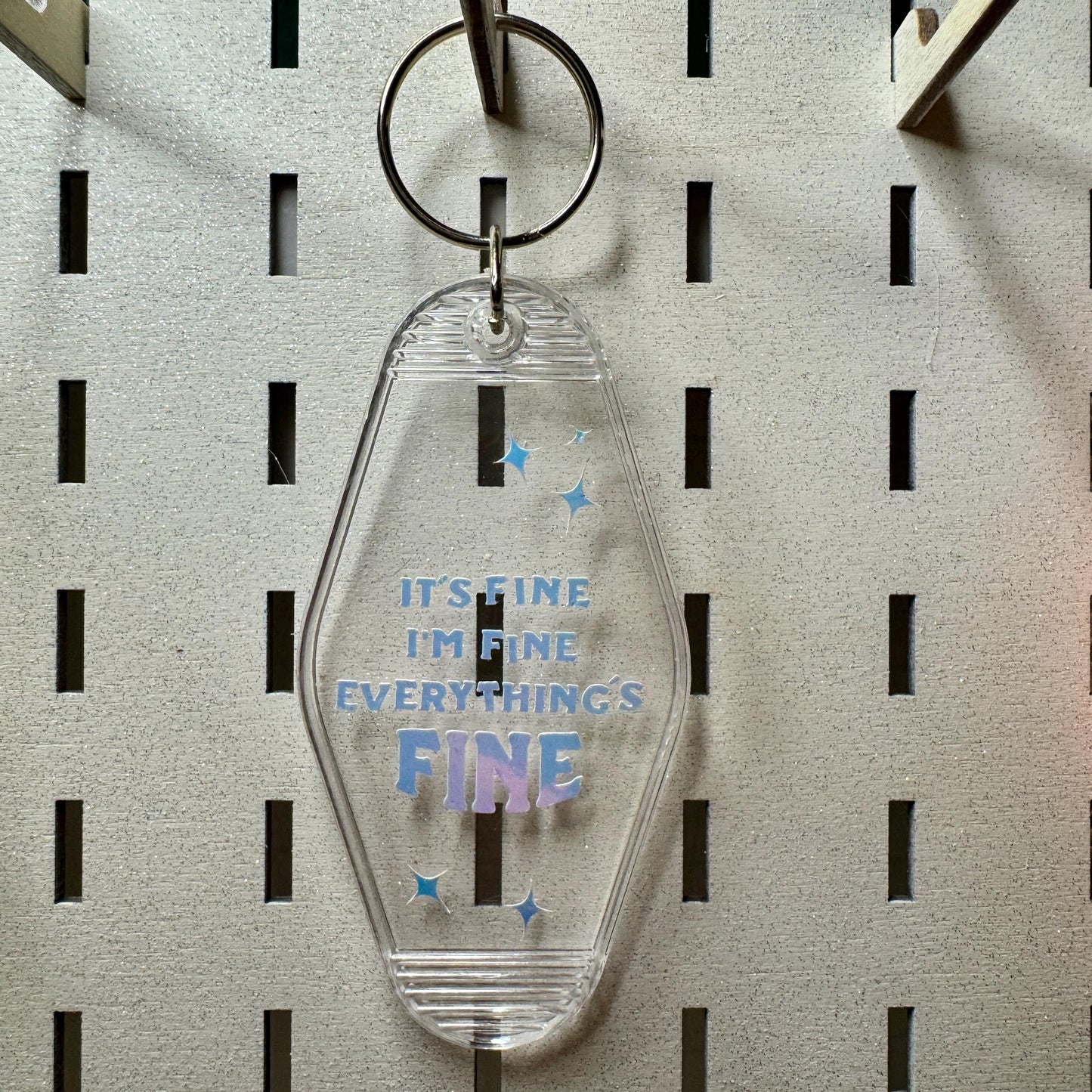 It's fine I'm fine everything's fine - funny Clear Motel Style Keyring